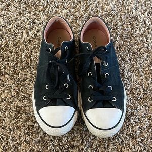 Girls Black Converse - sz 4
